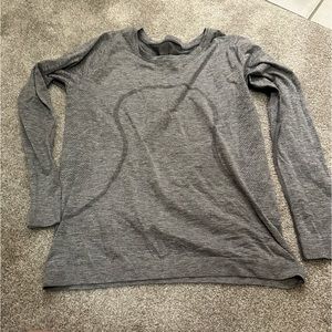 Lululemon swiftly long sleeve gray heather size 10 breeze relaxed fit